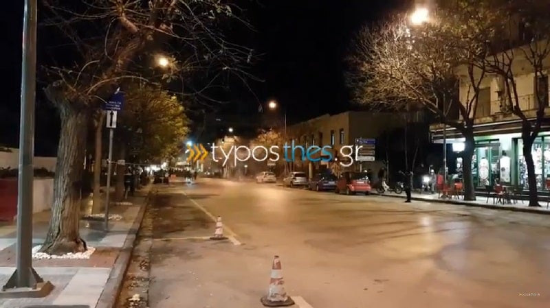 Μολότοφ και φωτοβολίδες στην πορεία για τον Γρηγορόπουλο στη Θεσσαλονίκη (βίντεο)